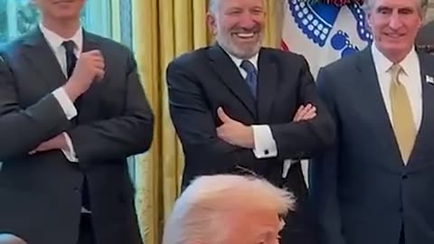 President Trump Signs an Executive Order Ending the Biden-Era War on Showers!