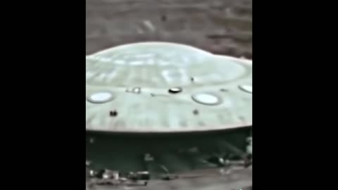 DERNIÈRES NOUVELLES ! UN OVNI D'UN MILLE DE LARGE TROUVÉ EN RUSSIE !?