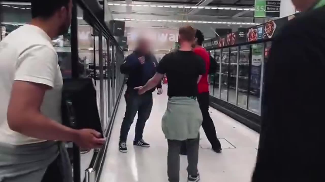 Man doesn't like vegan activists.