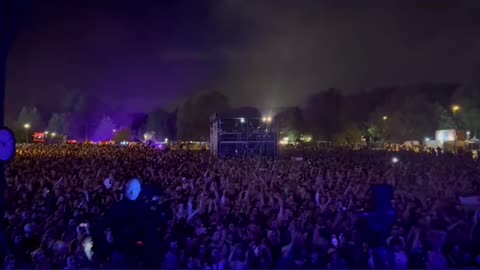 Fck Orbán - Kneecap