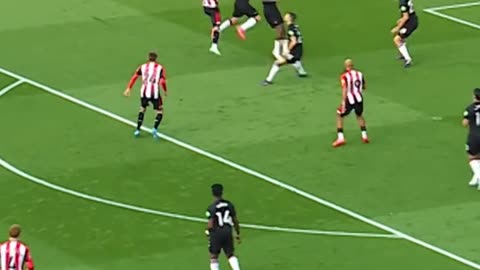 utrageous Bryan Mbeumo 😮‍💨 #PremierLeague