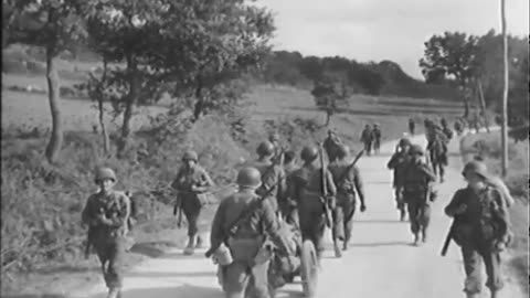 AMERICAN INFANTRY CROSSES RIVER - AMERICAN INFANTRY CROSSES RIVER - 111-adc-9786