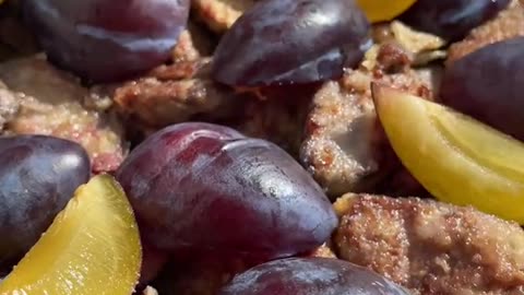 Liver with plums