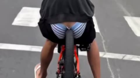 Cool trick 🚴‍♂️😎