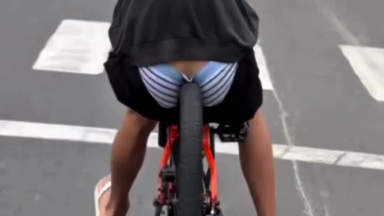 Cool trick 🚴‍♂️😎