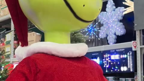 The Grinch Lowe's animatronic 2025