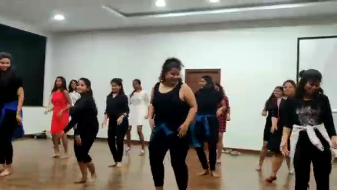Dance Video Of Ipsita Mishra With Friends (2019)