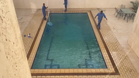 how to clean a swimming pool | satisfying pool cleaning