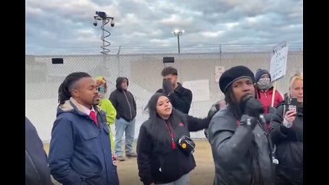 Liberal Chants "Time To Pick Up The GUN"