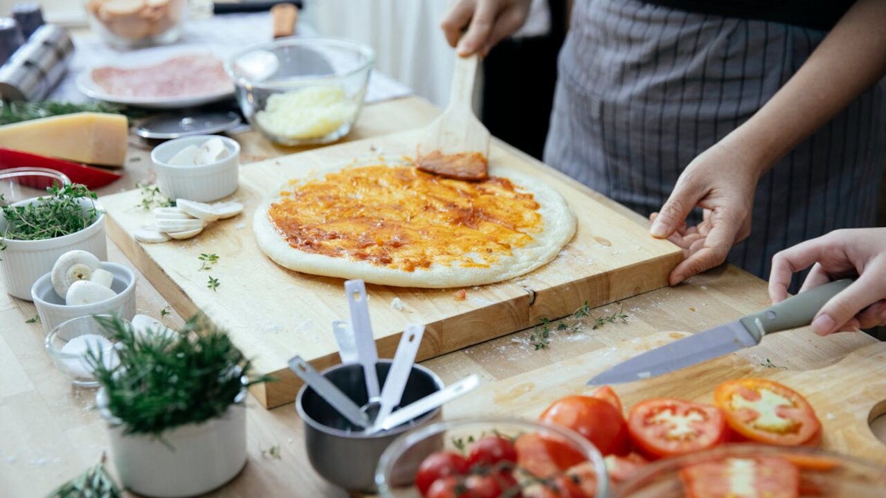 Easy Homemade Pizza with Tomato Sauce & Mozzarella