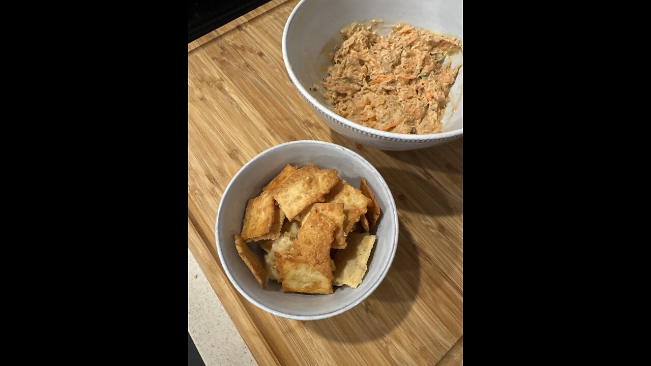 Experiment with me - Cheese Crackers