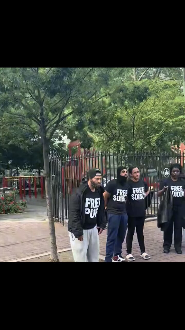 ACTIVIST PAID TO WEAR T-SHIRT🏛️🚶‍♂️💰👕📸AT MUSIC ARTIST CRIMINAL COURT CASE👨‍⚖️🏛️🚶🏻💫