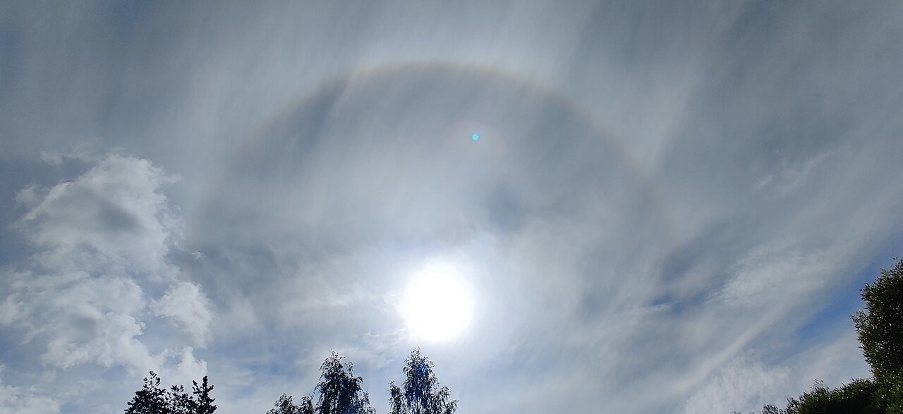 22.8.2025: Sun halo, colors in the clouds