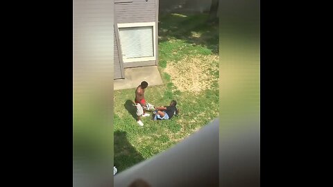 Woman Caught A Toxic Couple Going Thru A Heated Break Up