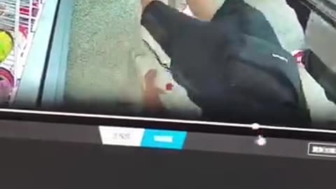 无人售卖机居然是有人在后台一个个结帐