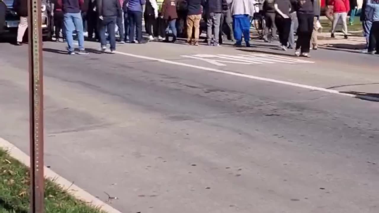 DHS Agents Rammed By Car Trailing Them, Republicans Em Out, ARREST!