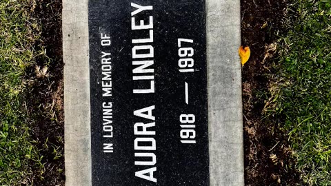 FAMOUS GRAVES - VOL. 658: AUDRA LINDLEY