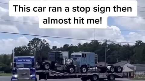 Close call! Who was at fault?? #peterbilt #semitruck #truck #trucking #wreck