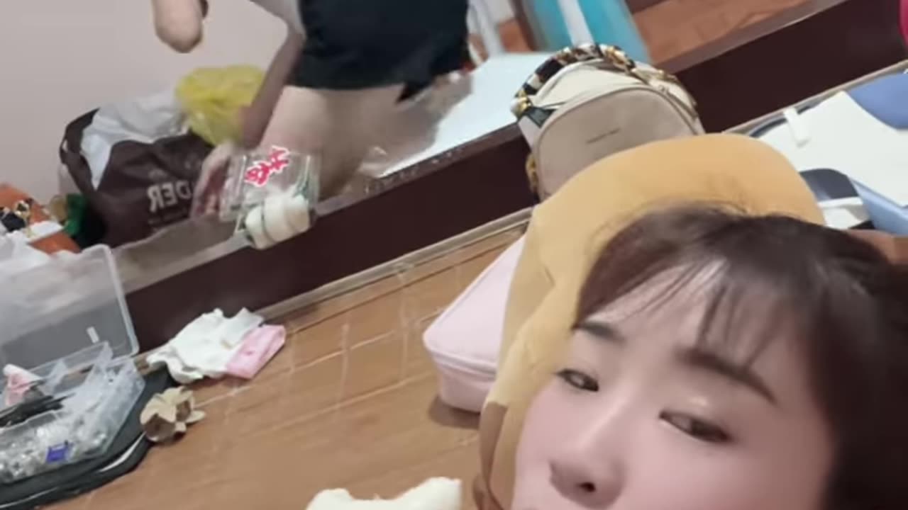 lie down and wait for the dance performance
