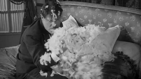 UN PERRO ANDALUZ (1929) Pierre Batcheff y Simone Mareuil | Terror | Corto | Película nostálgica