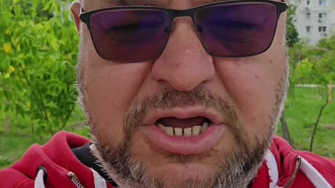 Eu când vă spun că ăștia vor doar la butoane, nu mă credeți...