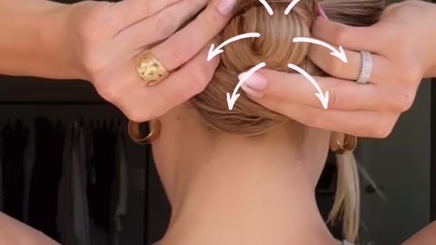 Breaking down how to create my 10-second low bun! 💖