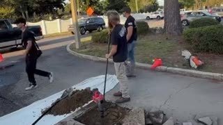 plumber chases down an iIIegal who had just robbed a woman