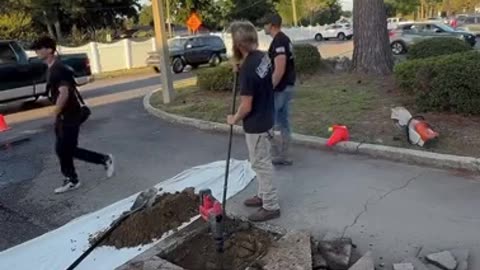 plumber chases down an iIIegal who had just robbed a woman