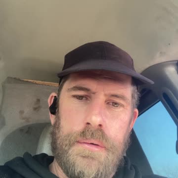 Destruction and misery portrayed as patriotic camaraderie