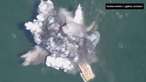 RussiaNews 🇷🇺 - 🚨⚡️ BREAKING： Russia Unleashes Kamikaze Sea Drones. An unmanned suB