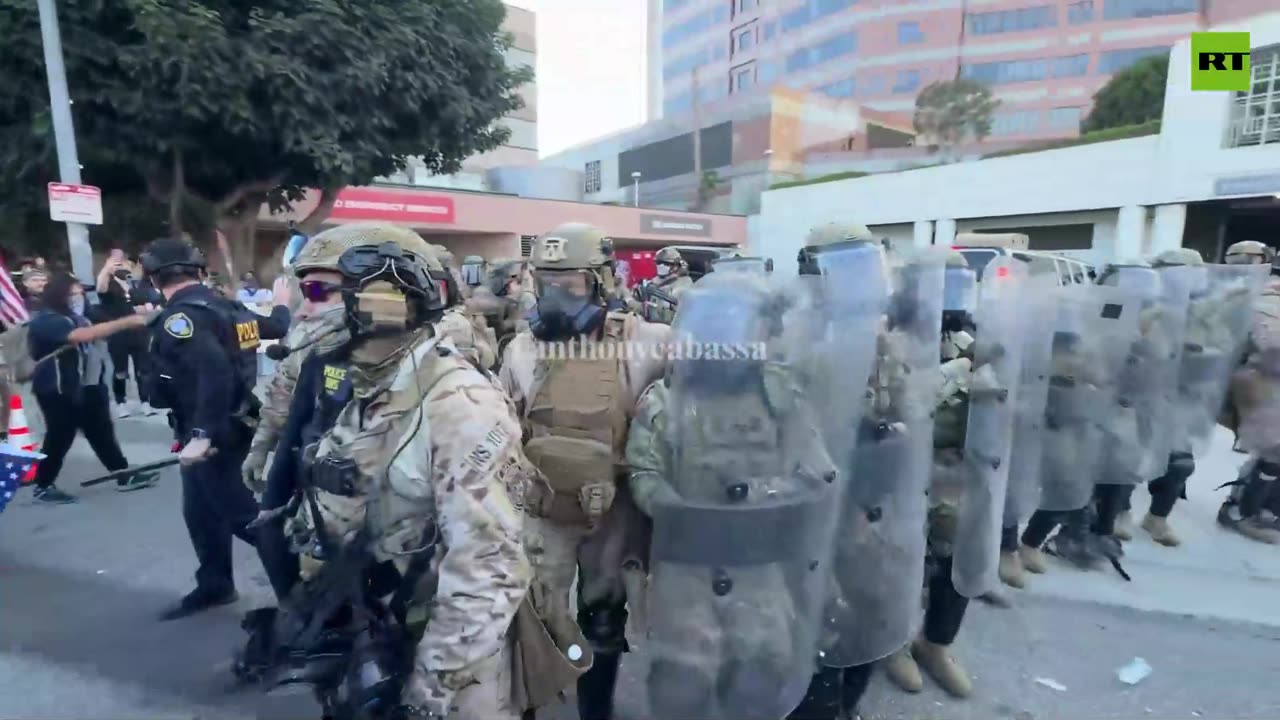 LA Marines & cops storm masked rioters who force them back
