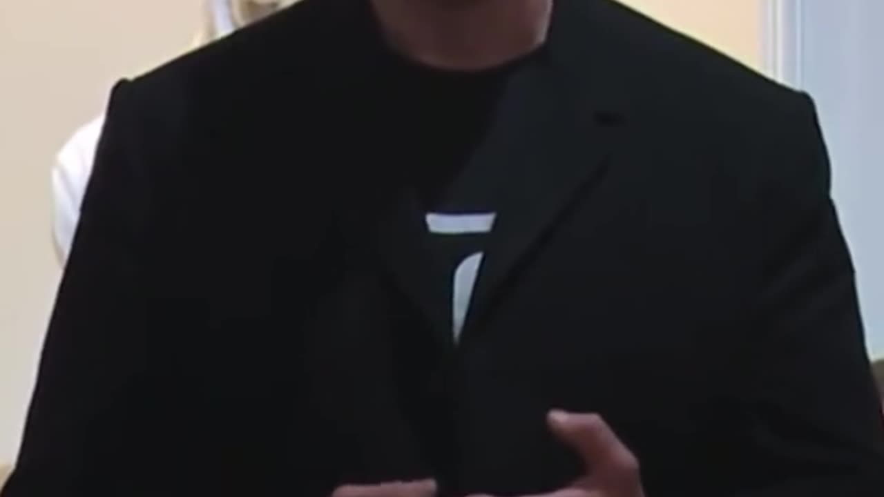 Elon Exposes Internal Issues