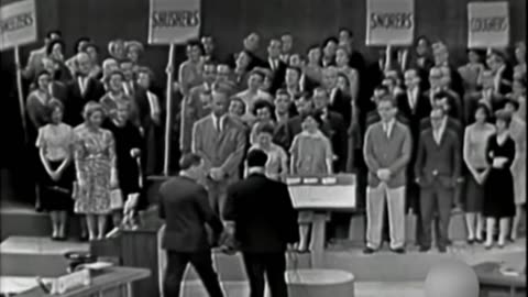 🎹 Comedy Genius Revealed! Victor Borge Stuns Panel in 1961 “I’ve Got a Secret”