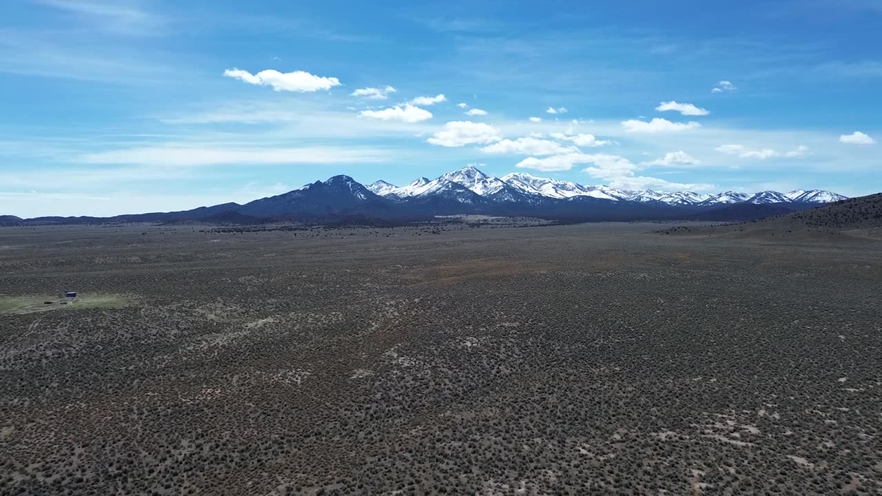 Desert Skies Unleashed: Heart-Pounding Aerial Thrills Over Nevada's Wasteland