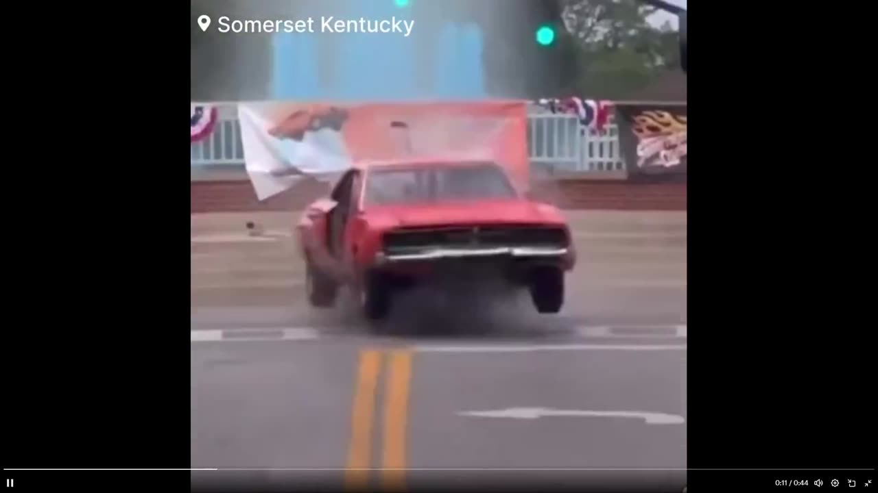 Watch as A replica of the General Lee jumped over a fountain, thousands watched