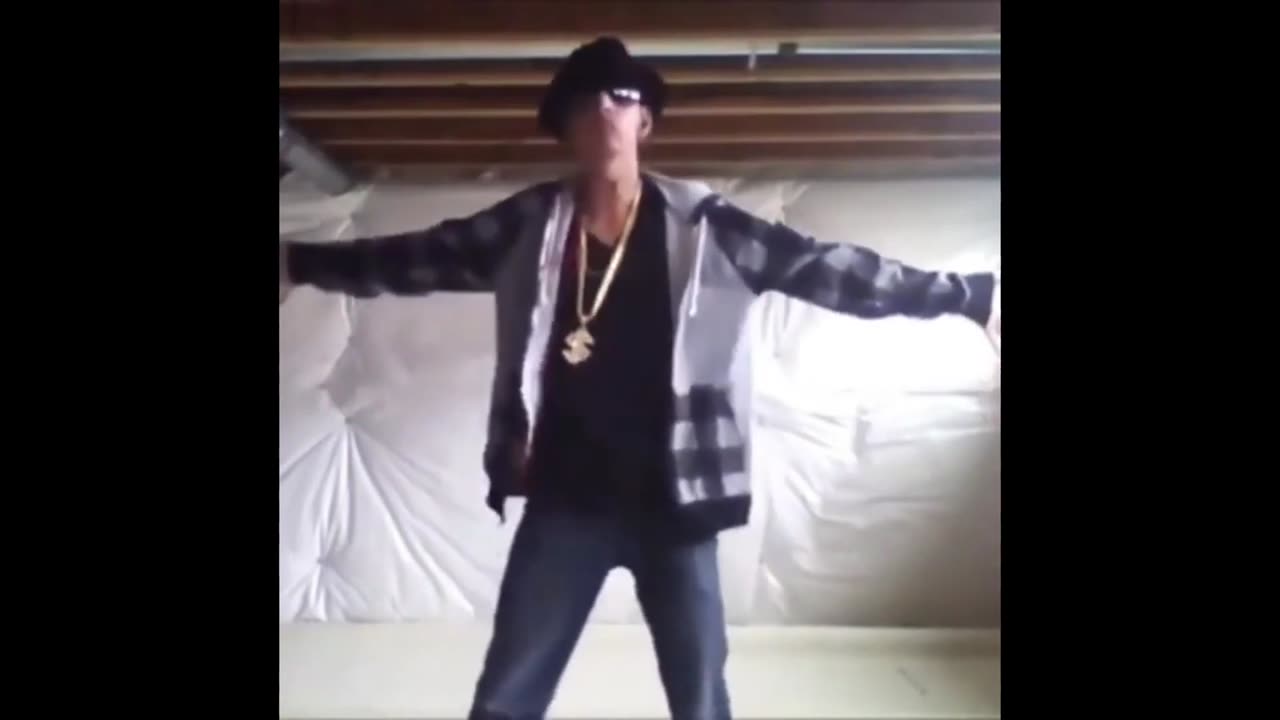 Bluepiller tries to leave the friendzone Blackpillincel blackpill (REUPLOAD)