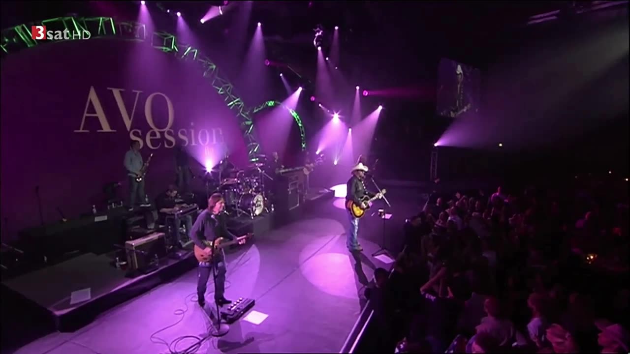 I Love This Bar - Toby Keith (live)