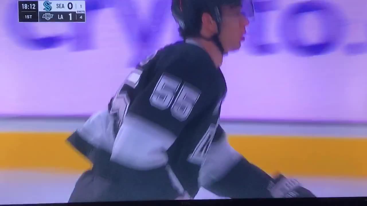 Kings RW #55 Quinton Byfield 🥅(20)🏒Backhand Goal