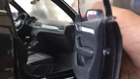 Diecast Unboxing-2015 Audi Q3 118 Audi Collections Paudi Models_part1