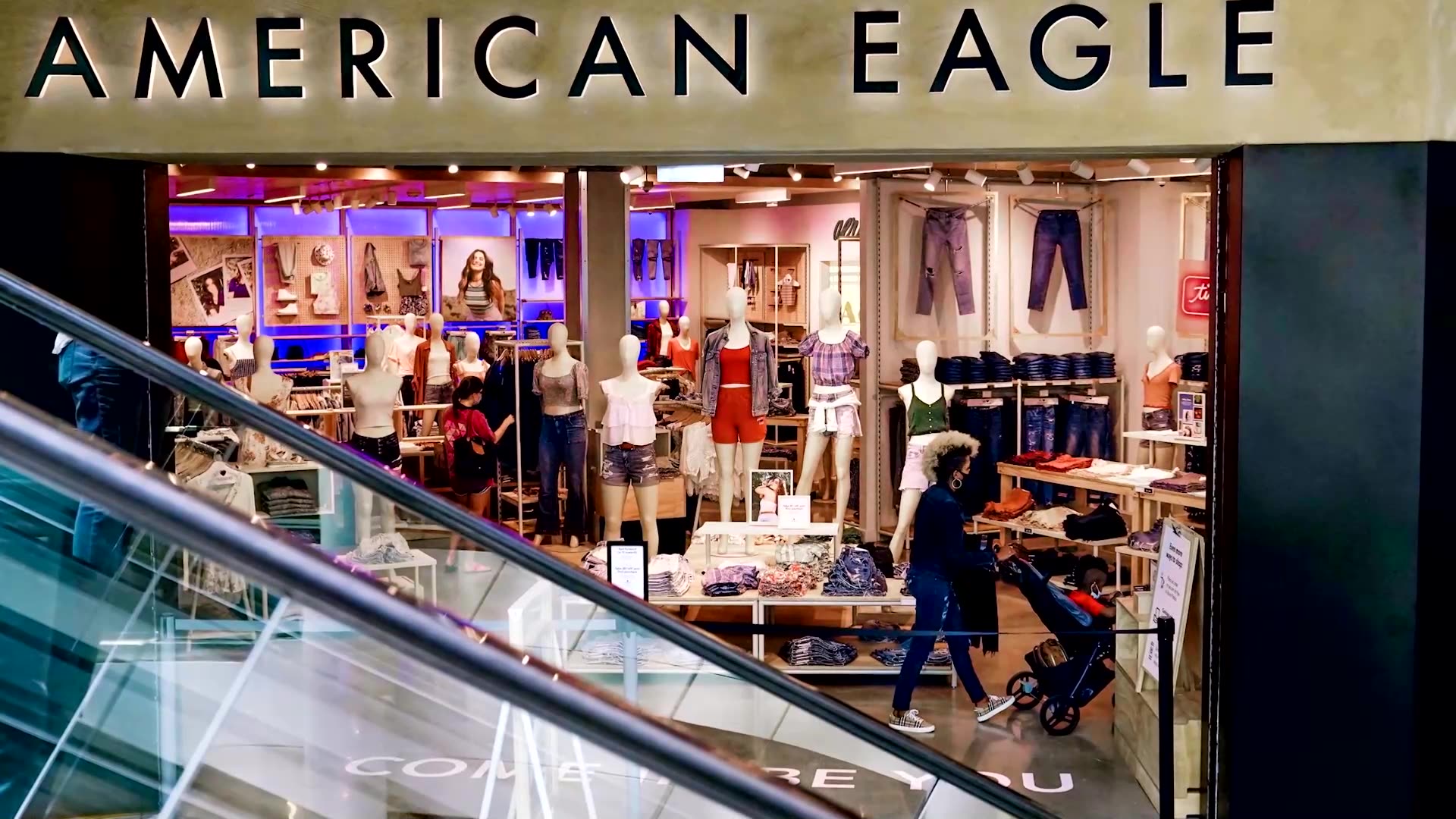 American Eagle rides high on Sydney Sweeney ad buzz