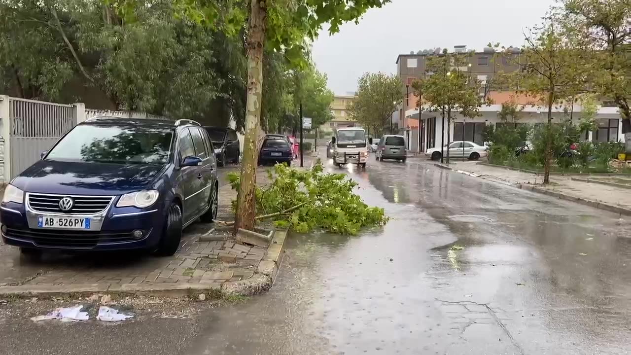 Stuhia tropikale godet edhe në Durrës, ndryshim radikal i kushteve atmosferike