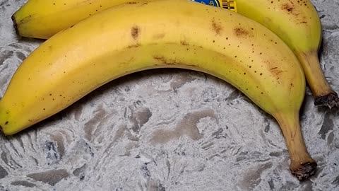 Three benefits of eating bananas