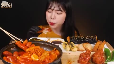 ASMR MUKBANKG Spicy chicken Tteokbokki, Seasoned chicken, Cheese Kimchi Bimbap, fried food, Eating