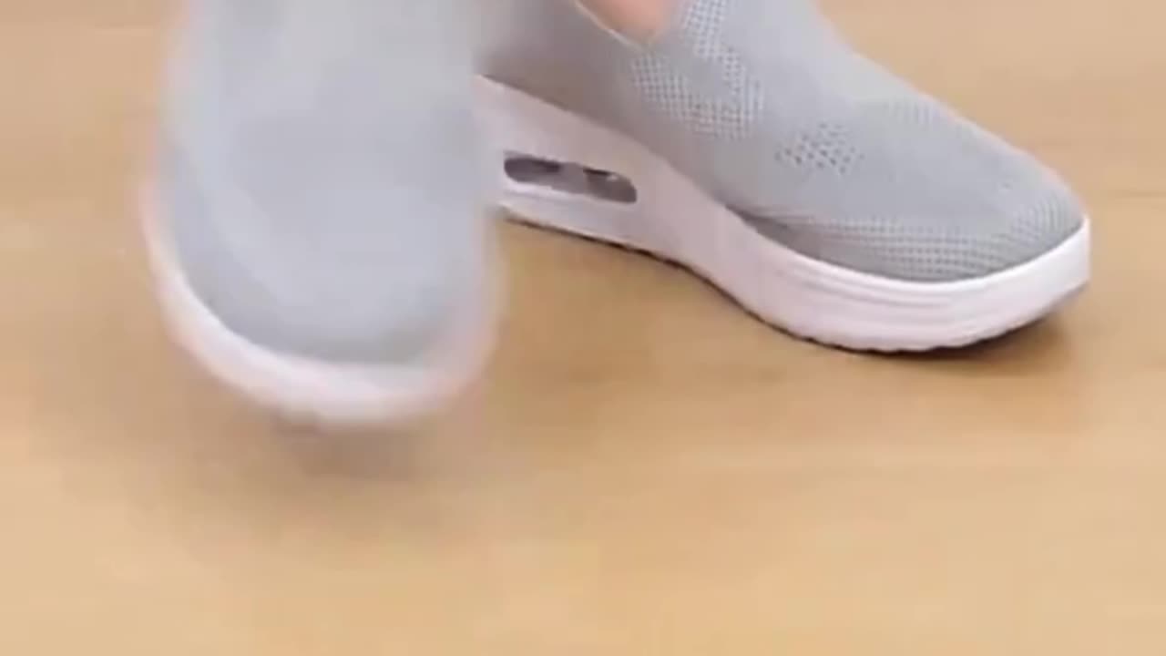 Women's Lightweight Breathable Knit Slip-On Sneakers