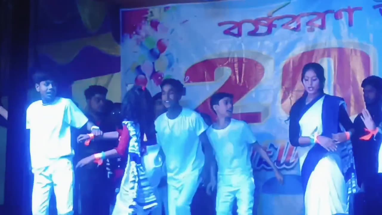 ও শাশুড়ির বেটি ডিজে বাজাবো। সফিকের গানের স্টেজ শো। সফিক ভাইরাল ভিডিও। Palligramtv ।