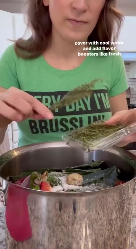 Veggie Broth from Kitchen Scraps