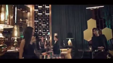 Amazing: BLACKPINK - 'ROLL THE DICE' M/V