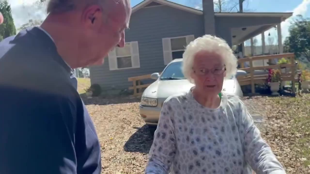 83 year old recent heart surgery patient flags Dr Phil's crew down