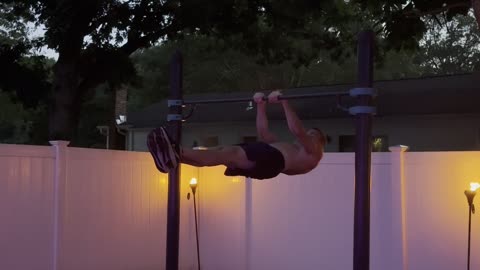 One Arm Pull-Up to Front Lever to Flyaway – Just Flowing