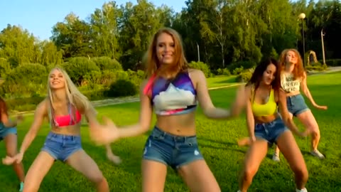 "Why This Modern Talking Song Went Viral in Russia! 🎸🔥"